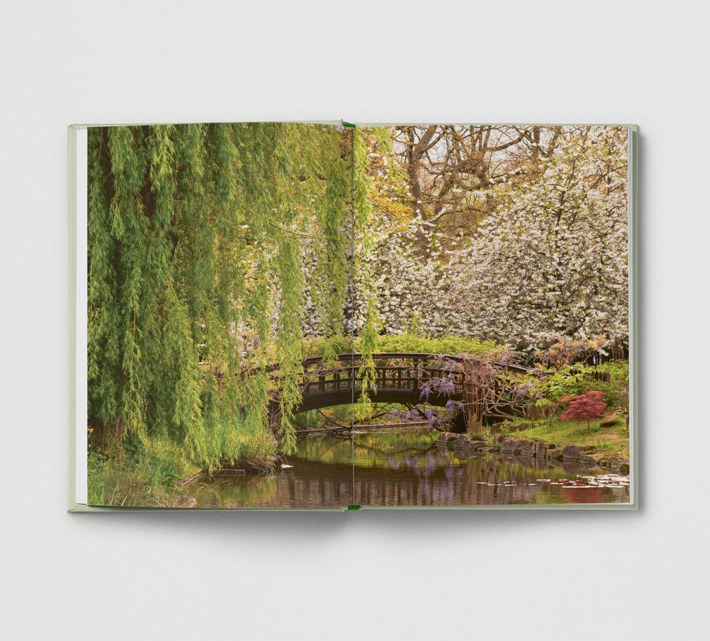 Pre-Order: Britain's Best Gardens